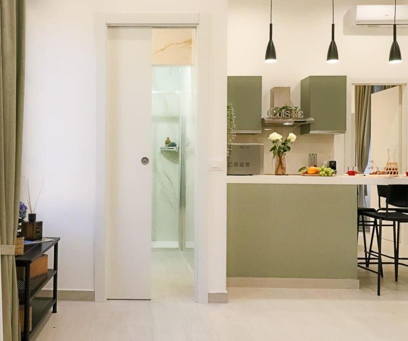 New Private Apt In Como A-C Self Check-In Exterior foto